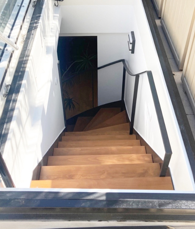 Rnovation d'un appartement et cration d'une terrasse : 61528920-C2E8-4224-9039-A038D082A36C- escalier